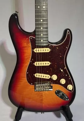 Fender - 70th Anniversary American Professional II Stratocaster, Rosewood Fingerboard - Comet Burst 2